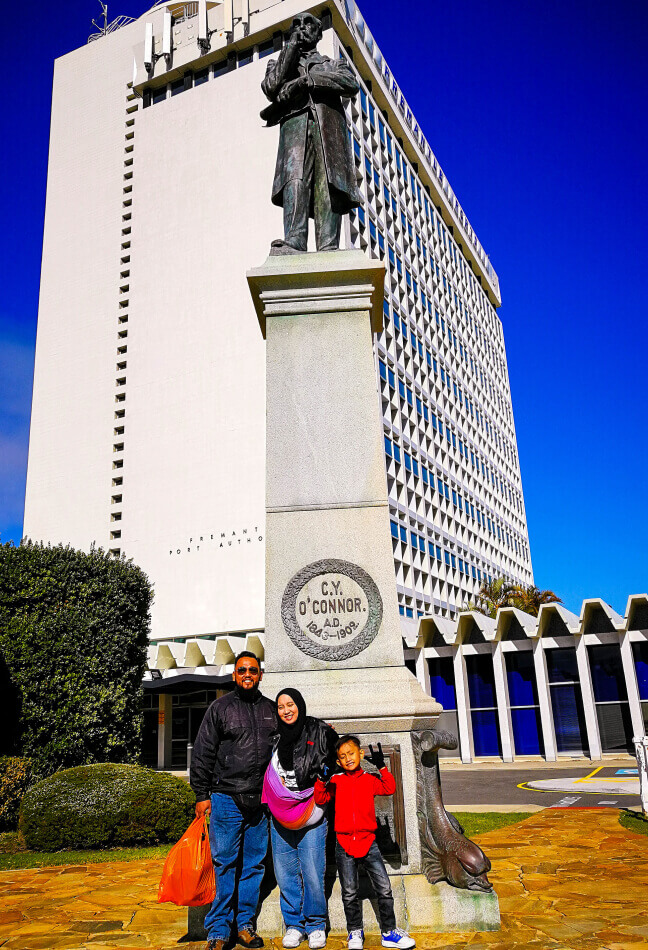 Family visiting the Abu Dhabi landmark